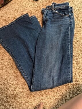Abercrombie ultra high rise curve love flared jeans size 6/28